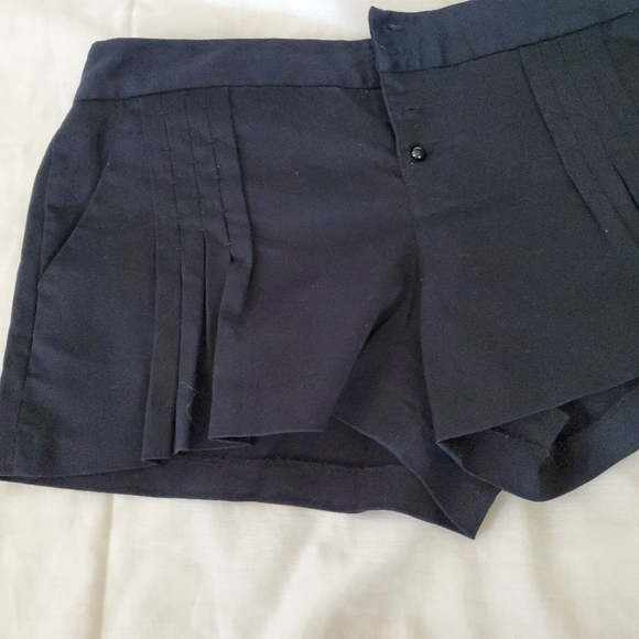 Short - Picture 2 of 12